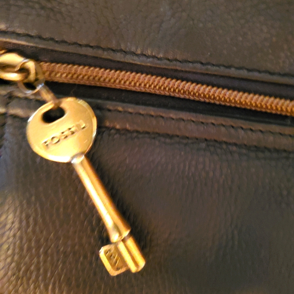 FOSSIL crossbody black leather purse